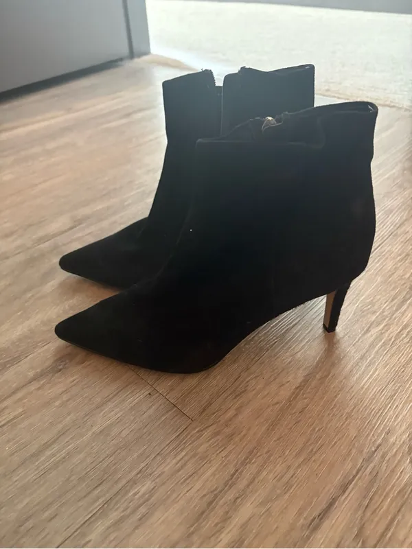 SAM EDELMAN BLACK SUEDE POINTED TOE BOOTIES US8.5 - Image 3