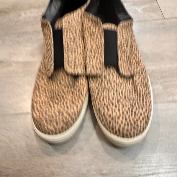 Universal Threads Lillian Womens Leopard Print Slip On Sneakers Size‎ 9 Shoes - Image 2