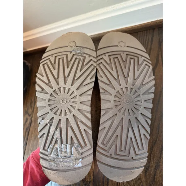 UGG Tazz Maxi Curly Chestnut Fur Slippers Womens Size 6 SOLD OUT - Image 7