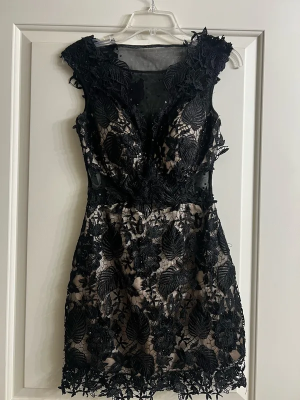 Black and Nude Mini Dress Size 4 - Image 2