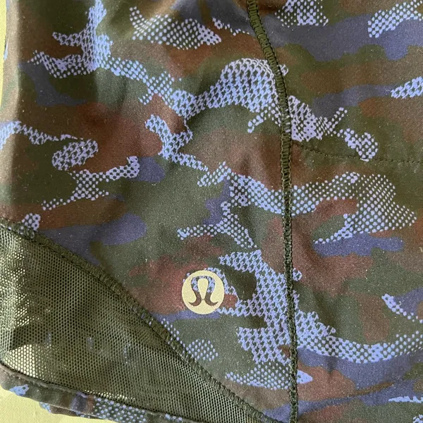 lululemon Hotty Hot Shorts 2.5” - Image 3
