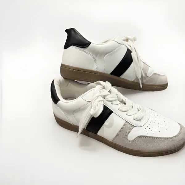 Women's Nikita Fashion Sneakers White - Universal Thread - Size 7 NEW - Image 2