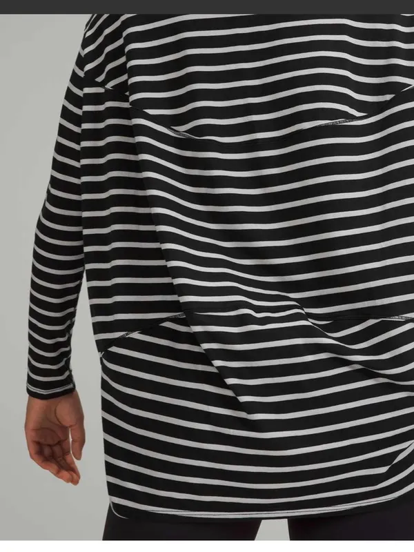 Lululemon Striped Back in Action Long Sleeve Tee Sz 8 - Image 3