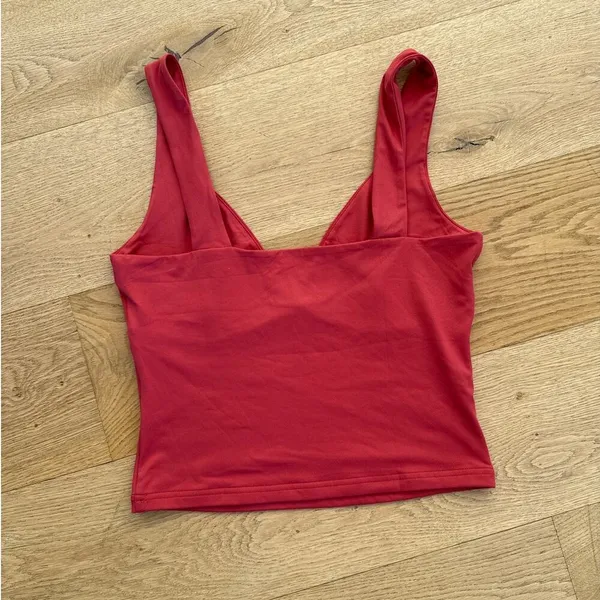 Reoria - Plunge V Neck Sleeveless Top in Red - Image 3