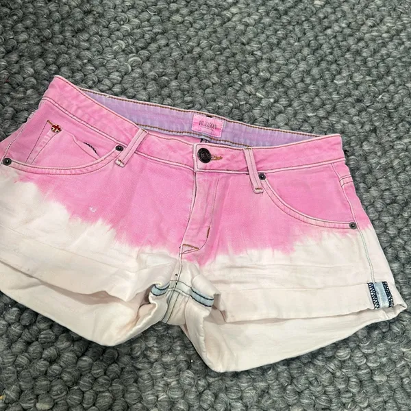 Hudson Jeans Hampton‎ Cuffed Short Short in Pink Gradient Size 25 - Image 3