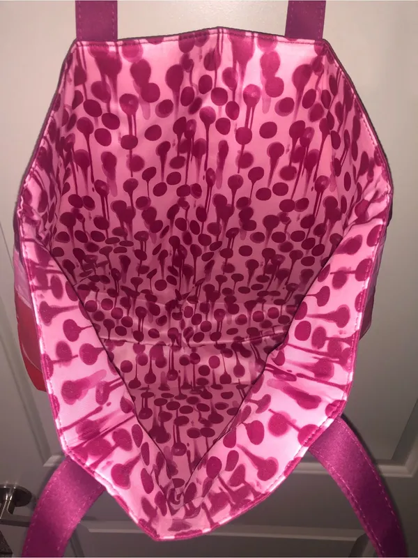 Clinique Satin Ombre Tote in Berry, Pink & Red - Image 4