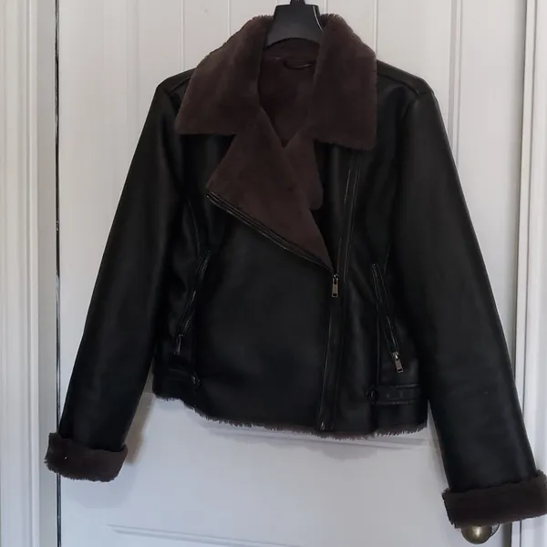 ANA FAUX LEATHER JACKETSIZE LARGE - Image 2