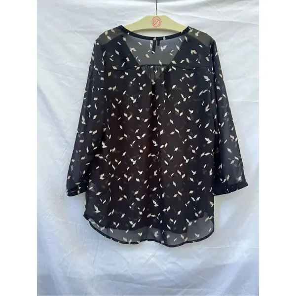 Maurices Black Light Weight 3/4 Length Sleeve Top Woman’s Size Medium - Image 5