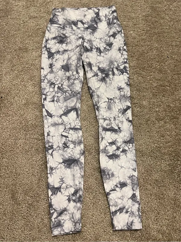 Lululemon wunder under high rise tight shibori 28” Sz 4 - Image 7