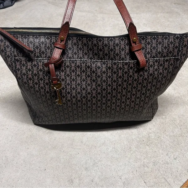 Fossil Women's Rachel Large Tote Bag In Black & Brown Monogram Zipper Top - Image 3