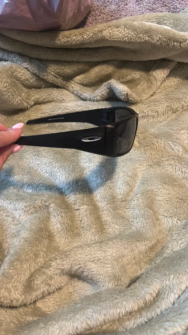 Men’s Oakley sunglasses  - Image 3