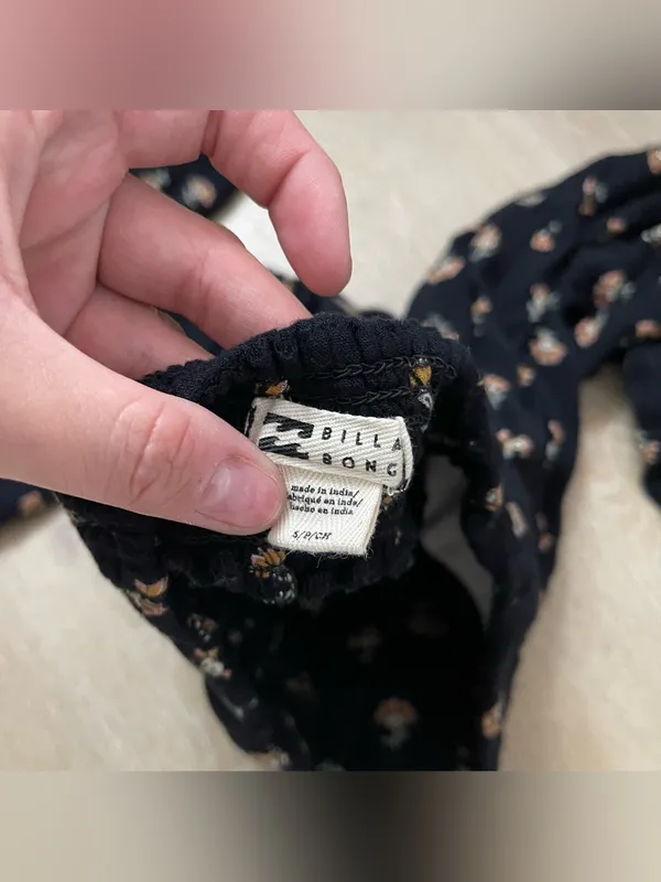 Billabong Black Floral Print Wide Leg Pants - Image 2