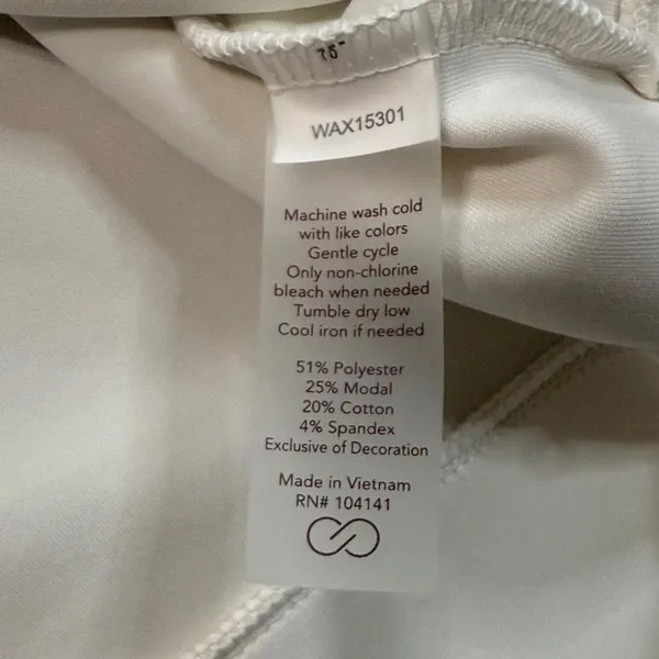 Calia Women's Classic White Zip-Up Vest - Image 10