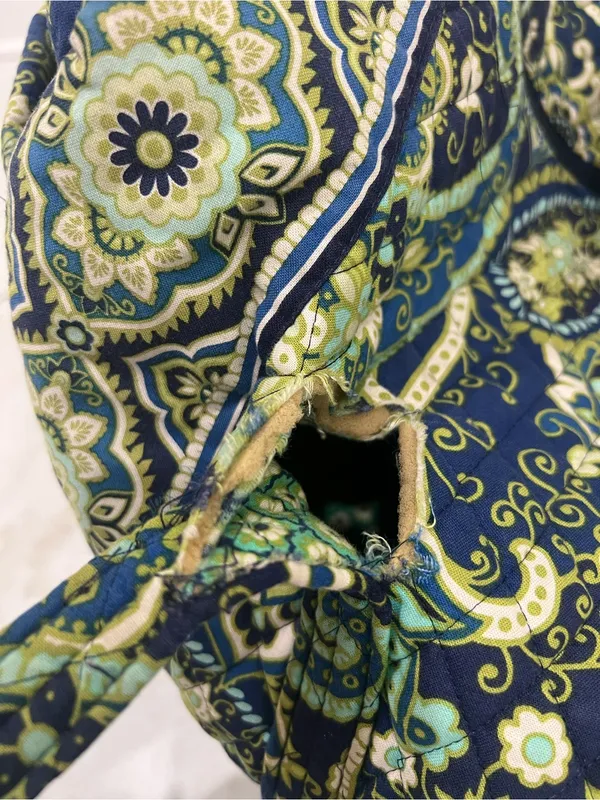 FLAWED Vera Bradley Rythm & Blue Paisley Print Travel Bag - Image 4