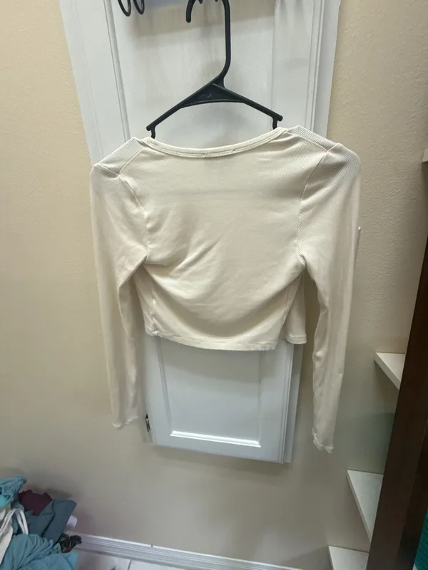 White Fox Boutique Cream Ribbed Cropped Long Sleeve Cardigan - Image 3