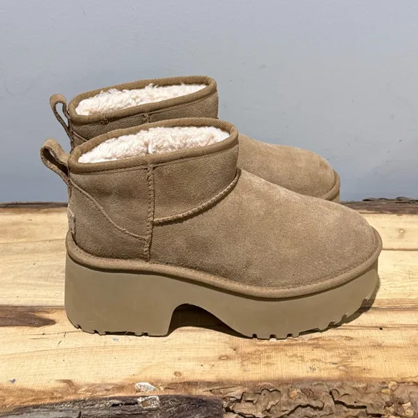 *NEW* UGG The Classic Ultra Mini New Heights‎ Boot Size 8 A52 - Image 7