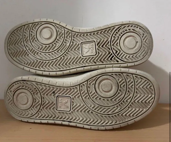 VEJA Sneakers - Image 4