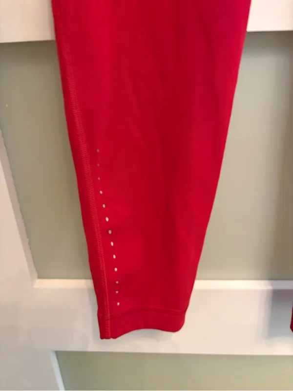 Lululemon Fast and Free High-Rise Tight 28" leggings Size 14 in Oxford Red - Image 3