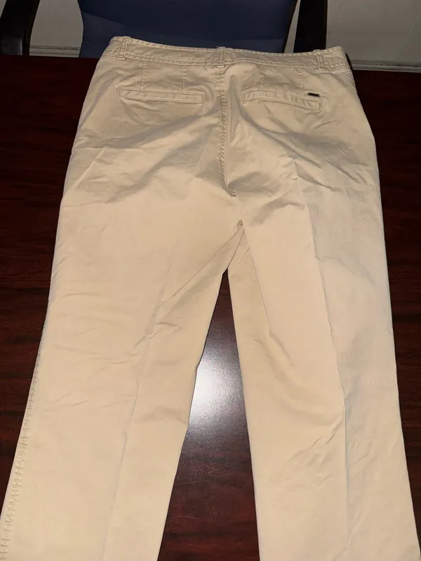 L.L. Bean Khaki Favorite Fit Size 8 - Image 4