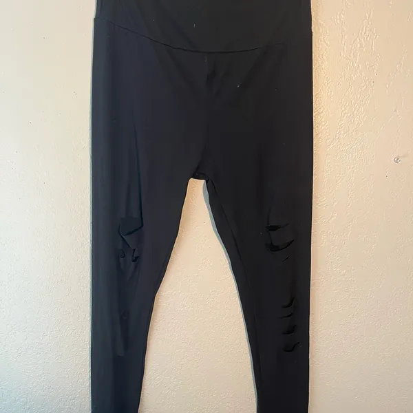 Black High-Waisted Seamless Ripped Straight Leg Leggings SZ L Workout Loungewear - Image 4