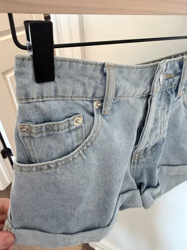 Edikted Low-Rise Jean Shorts - Image 5