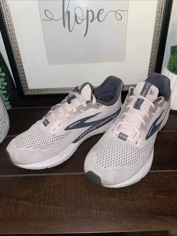 Brooks Launch GTS 8 Women's Running Sneakers Gray & Pink Size 9 - Image 4