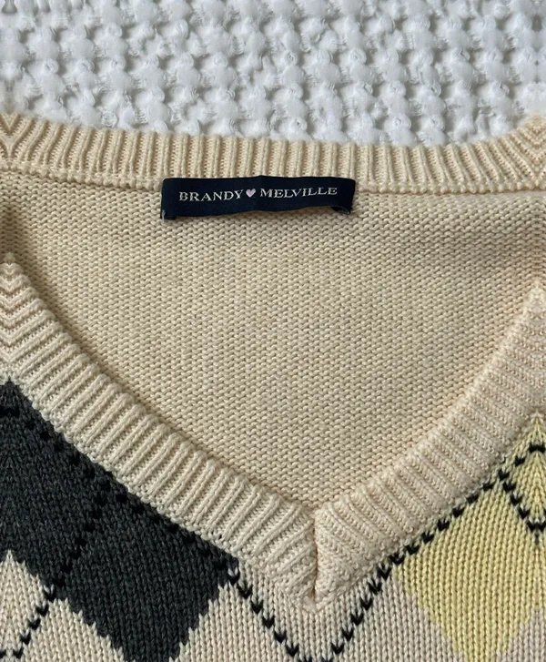 Brandy Melville Cream Argyle Sweater - Image 3
