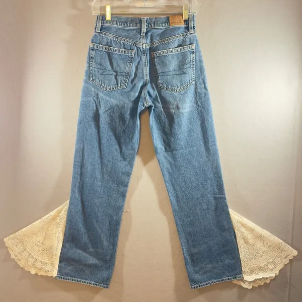 533 | American Eagle Low Rise Baggy Jean Lace Insert Flare Coquette Y2K 00 Short - Image 2