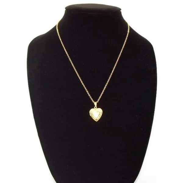 Vintage Inspired Gold Heart Locket Necklace - Image 4
