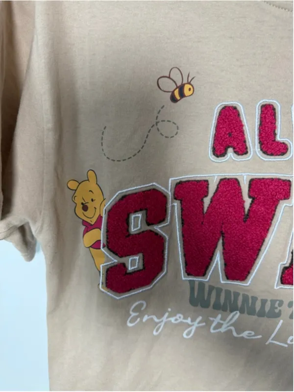 Disney Winnie the Pooh Beige Red Short Sleeve Tee S - Image 8