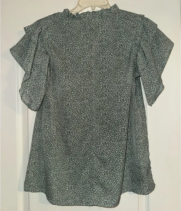 Anna Kaci California Green & white speckle pattern V-Neck Flutter Sleeve Blouse - Image 2