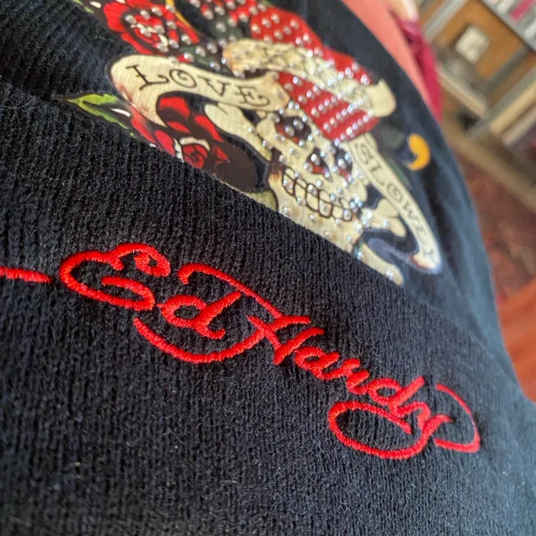 🆕 Ed Hardy Beanie Y2K Black Cuff Cap Hat Brand New faux fur pom - Image 4