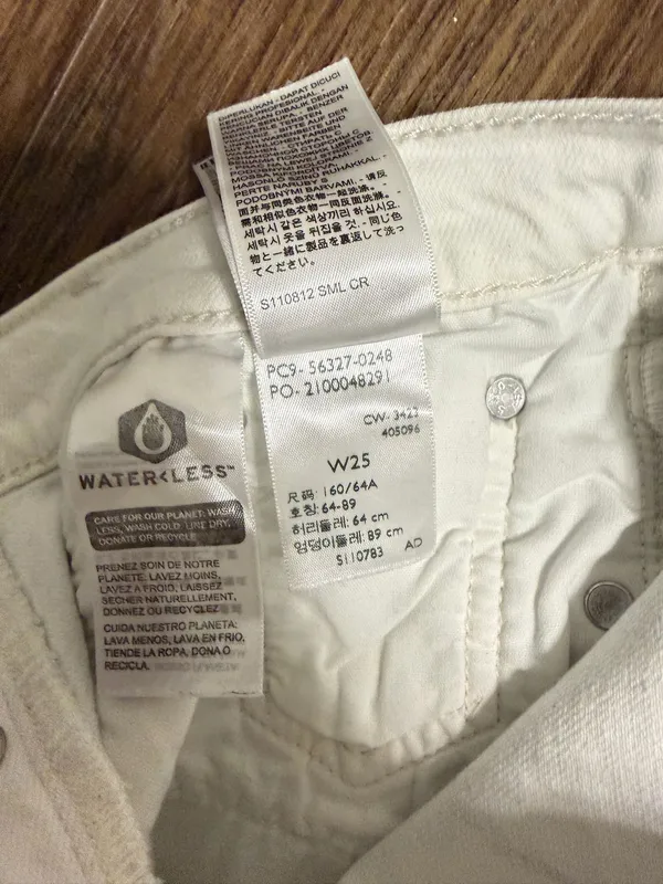 Levi’s Jean Shorts - Image 4