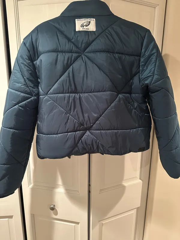Philadelphia Eagles Cropped Puffer Jacket(WEAR by Erin Andrews) - Image 2