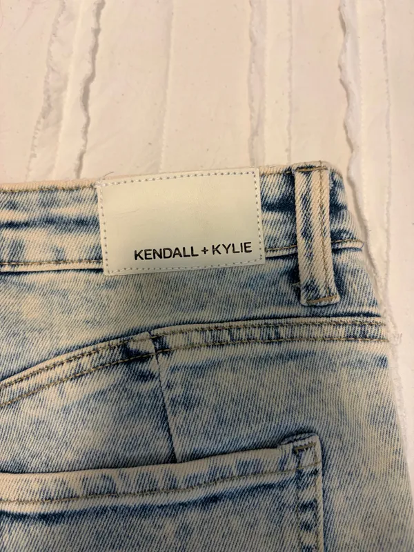 Kendall + Kylie - Image 7