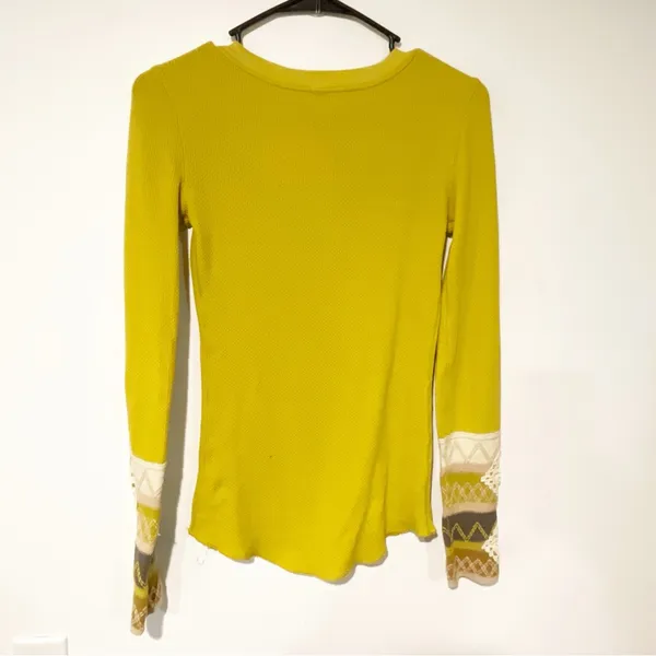 Free People Kombucha Crochet Knit Cuff‎ Thermal Top Chartreuse Size Small - Image 6
