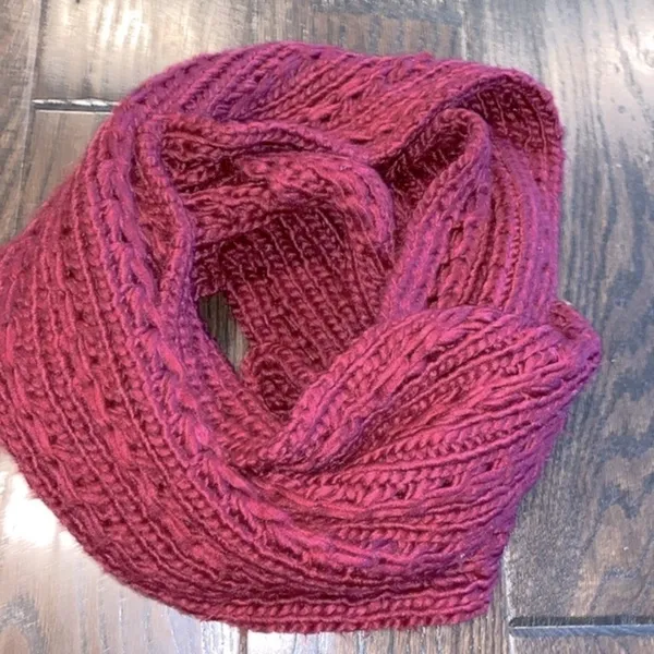 Red Camel Burgundy wine color knit infinity scarf - Image 3