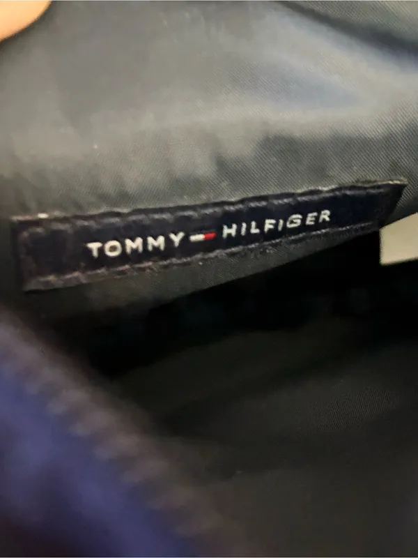 Tommy Hilfiger Heart Shaped Crossbody Navy & Red Glitter Heart Purse - Image 10
