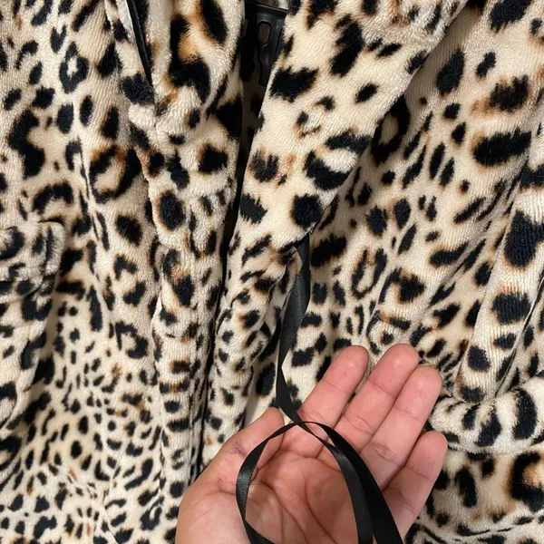Victoria’s Secret Leopard Print Plush Robe XS/S Open Front Y2K Cozy - Image 7