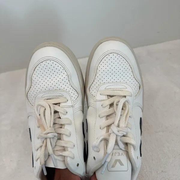 Veja V-Sneakers in Colorblock size 9 - Image 6