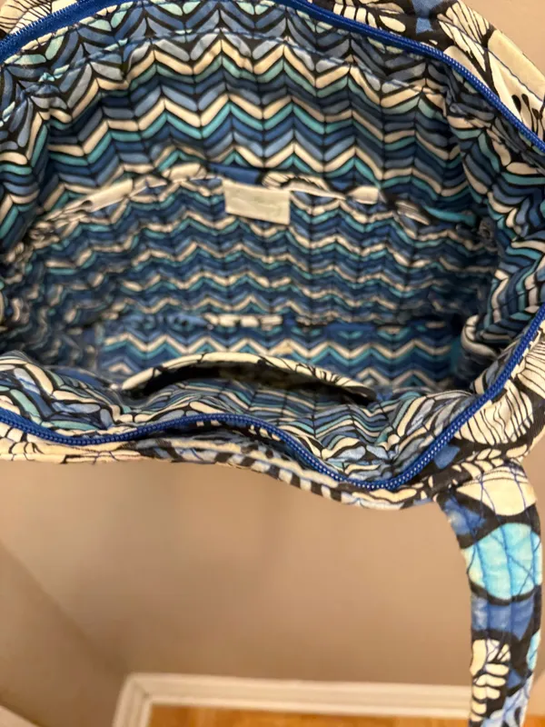The Vera Bradley Blue White Black Floral Quilted Shoulder Bag - Image 2