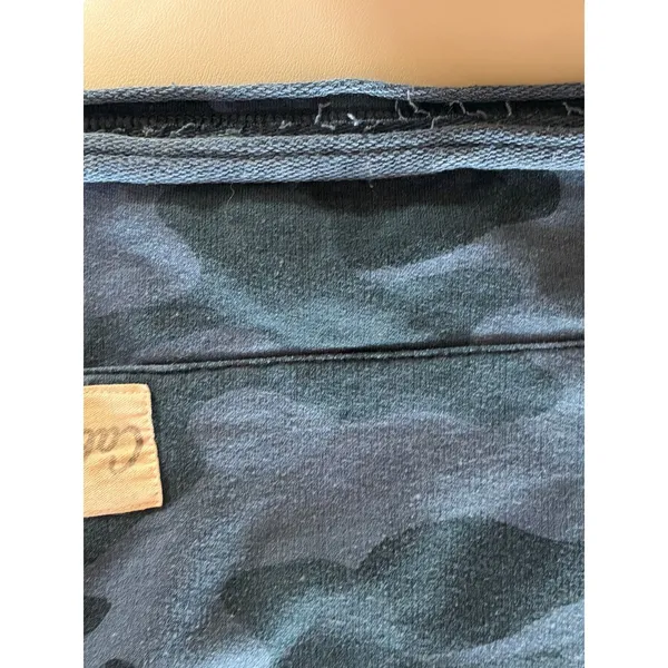 Cabela's Women's Blue Camo Organic Cotton Sweatshirt size Medium - Image 8