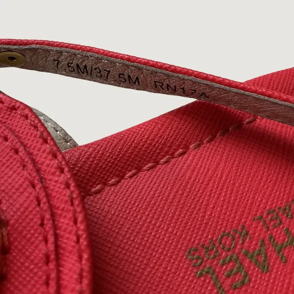 Michael Kors Plate Thong Sandals Red Saffiano Gold Logo Medallion 7.5M RN17A - Image 6