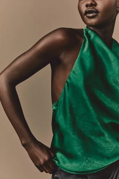 H&M NWT Green Satin Halterneck Top. Size Medium. - Image 3