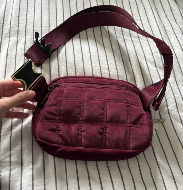 Everywhere Lululemon Belt Bag - Image 3