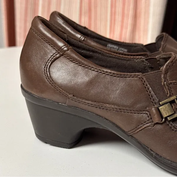 Earth Origins Roxanne Brown Leather Clogs Size 8.5M - Image 8