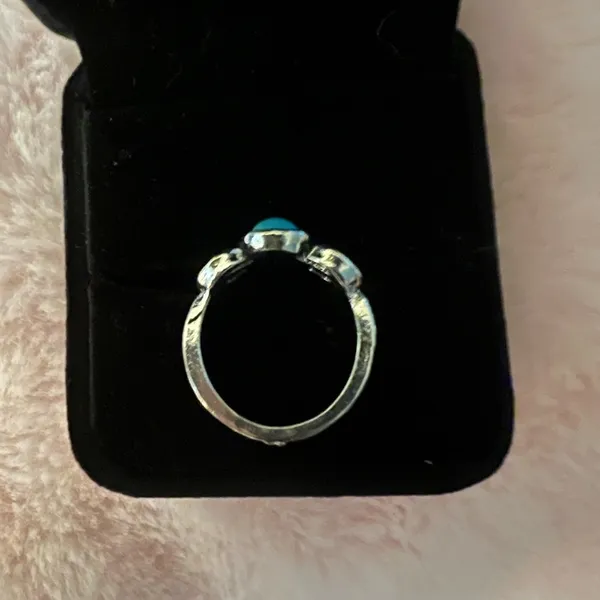 Beautiful Stainless Steel Bohemian Faux Turquoise and Silver Ring Size 7 - Image 2