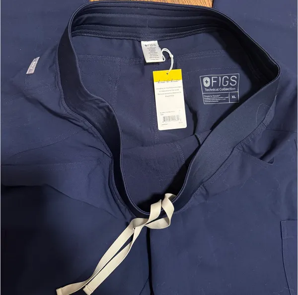 FIGS Scrub Pants cargo navy XL - Image 3