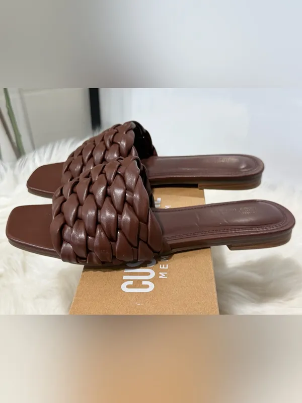 Cushionaire Aramis Brown Woven Slide Sandals - Size 9.5M - Good Condition - Image 2