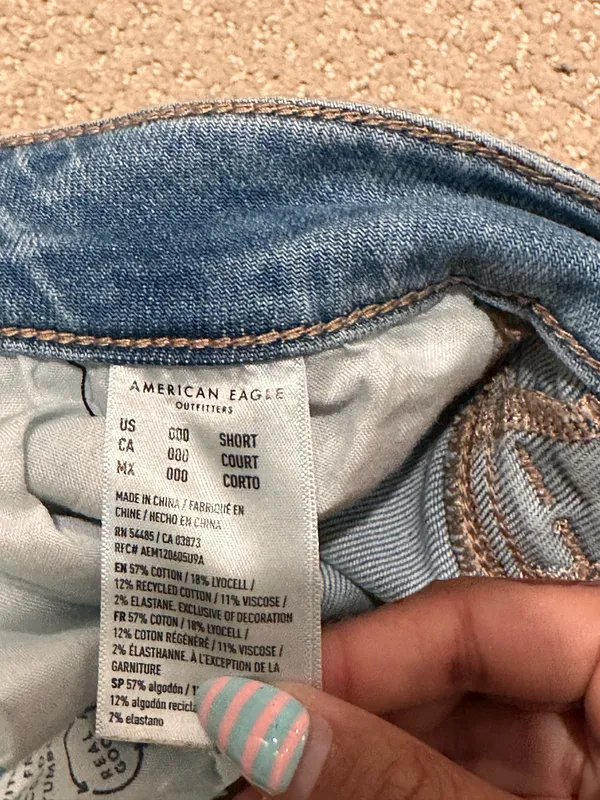 American Eagle Outfitters High-Rise Baggy Jeans - Image 4